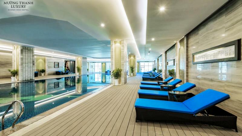hồ bơi mường thanh luxury khánh hòa hotel