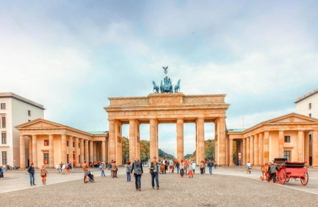 Cổng thành Brandenburg - một trong những biểu tượng chính của Berlin