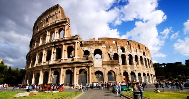 Đấu trường La Mã có sức chứa đến 50.000 người